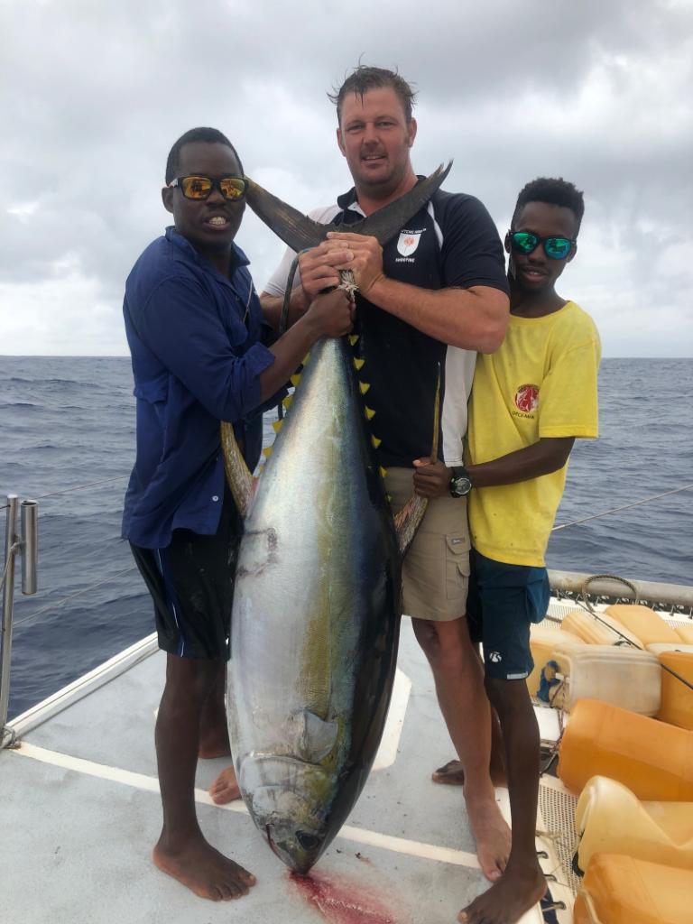 Fishing in Primeiras Banks and Lazarus Banks